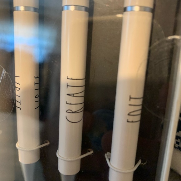 SOLD!! 🚫🚫🚫 - Picture 2 of 3